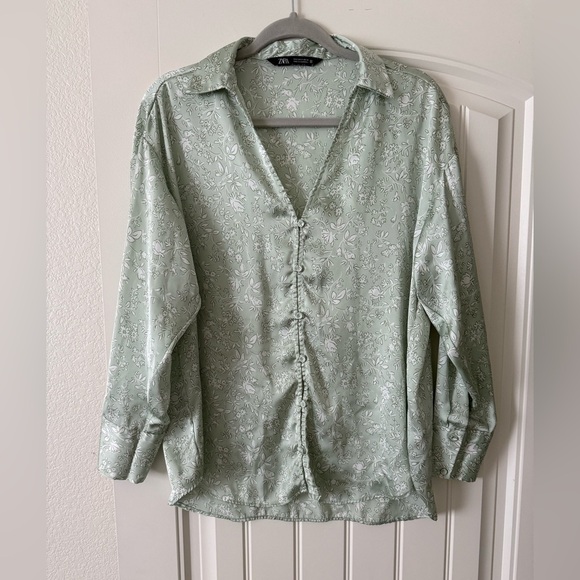Women’s Green Silk Zara Button Down Blouse - Picture 1 of 4